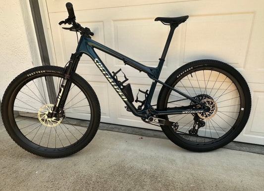 Specialized Epic World R 27.5 Año 2024