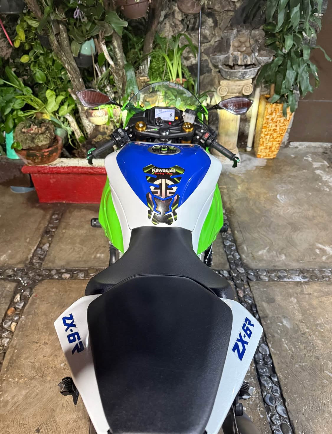 Kawasaki ninja zx6r Año 2024