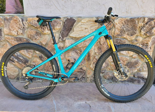 YETI ARC Turq T3 Año 2021