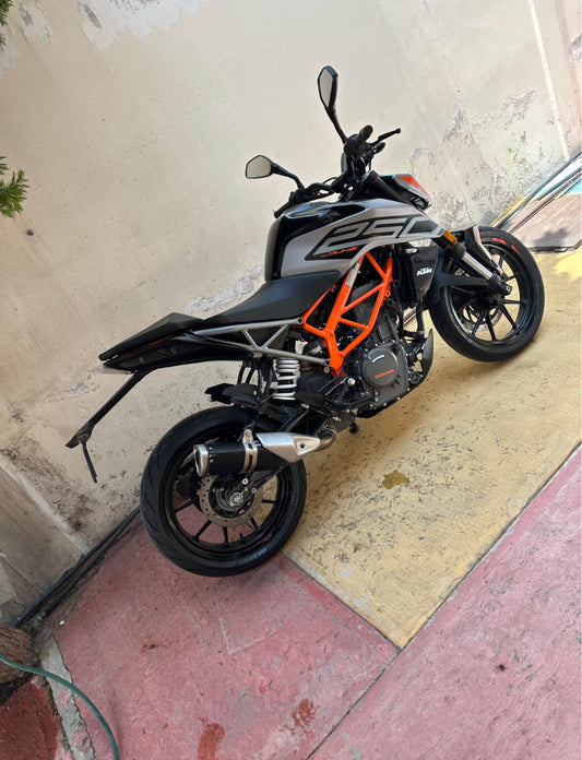 KTM Duke 250 Año 2023
