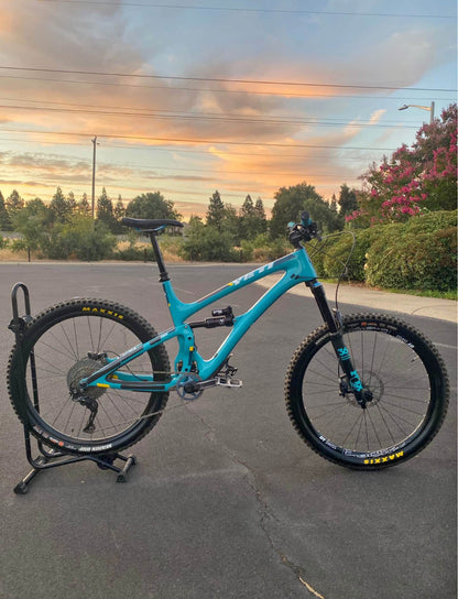 YETI SB6  Carbón  R 27.5  Año 2022
