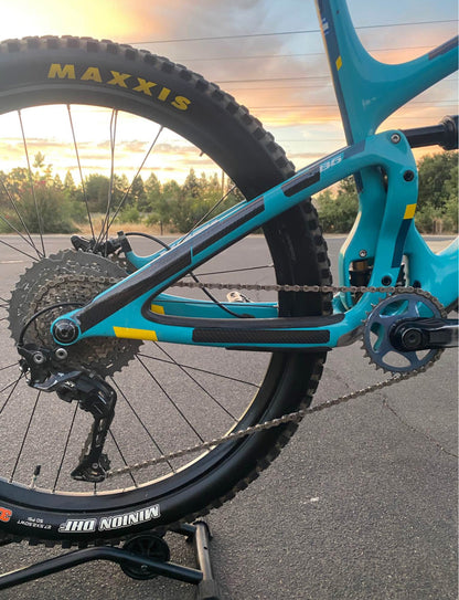 YETI SB6  Carbón  R 27.5  Año 2022