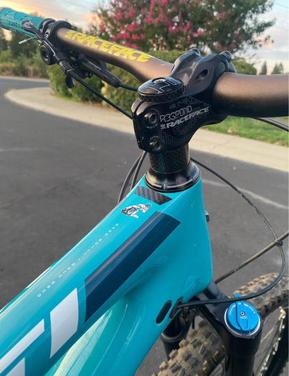 YETI SB6  Carbón  R 27.5  Año 2022