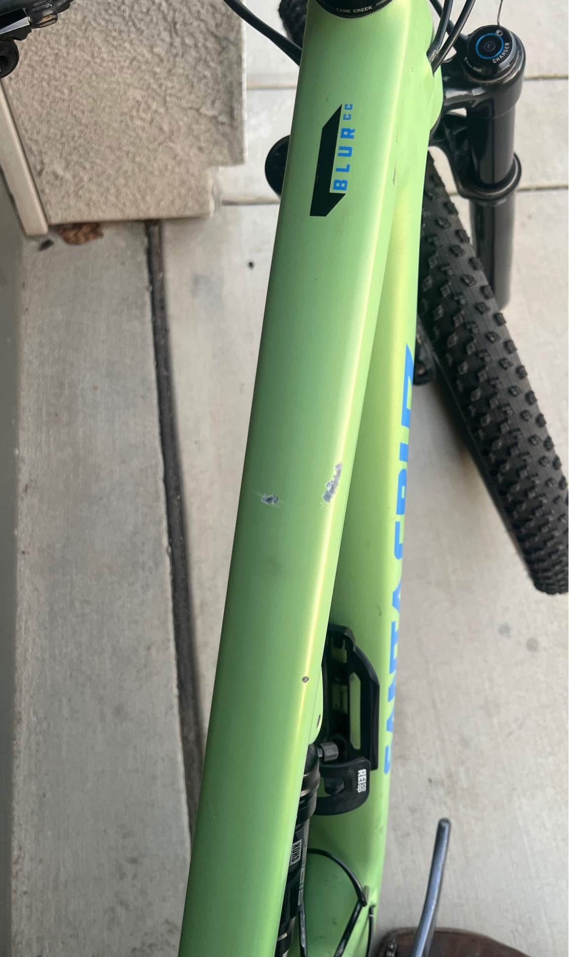 Santa Cruz  Blur C  R 29  Año 2023