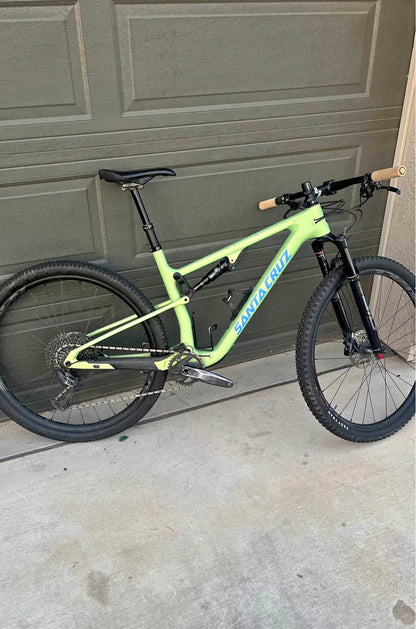 Santa Cruz  Blur C  R 29  Año 2023