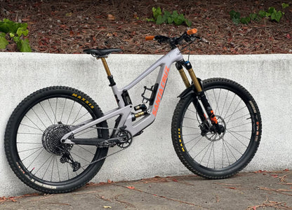 Santa Cruz  Nómad  R 27.5  Año 2024