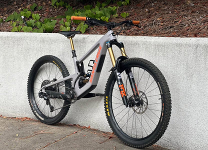 Santa Cruz  Nómad  R 27.5  Año 2024