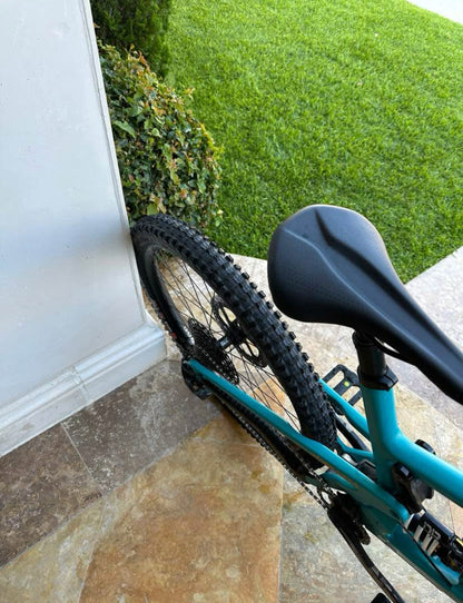 Santa Cruz  R 27.5  Año 2022