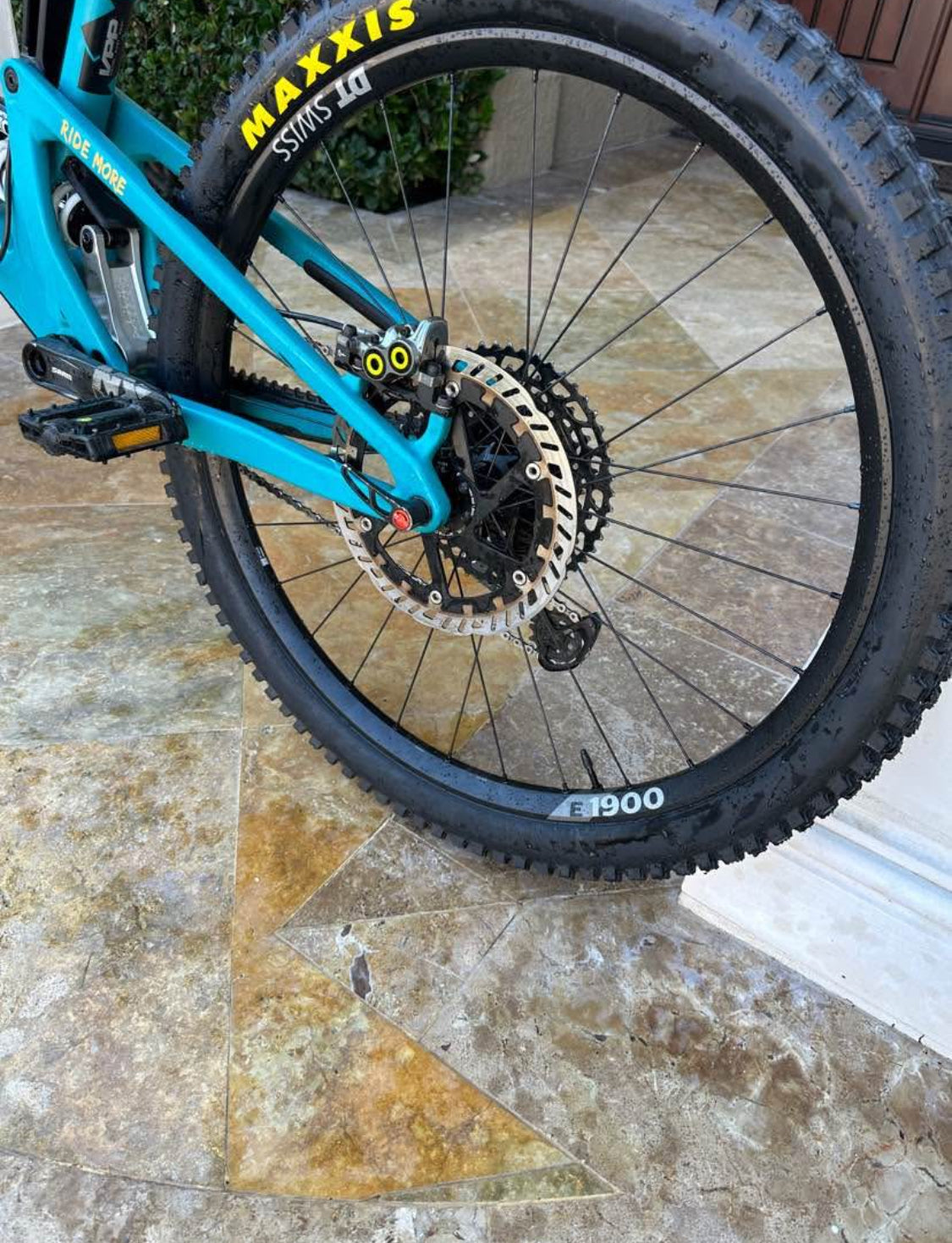 Santa Cruz  R 27.5  Año 2022