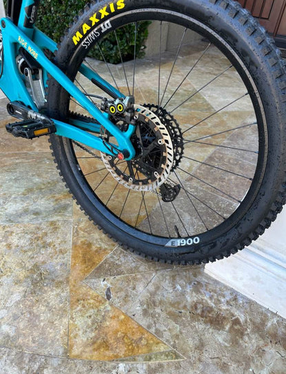 Santa Cruz  R 27.5  Año 2022