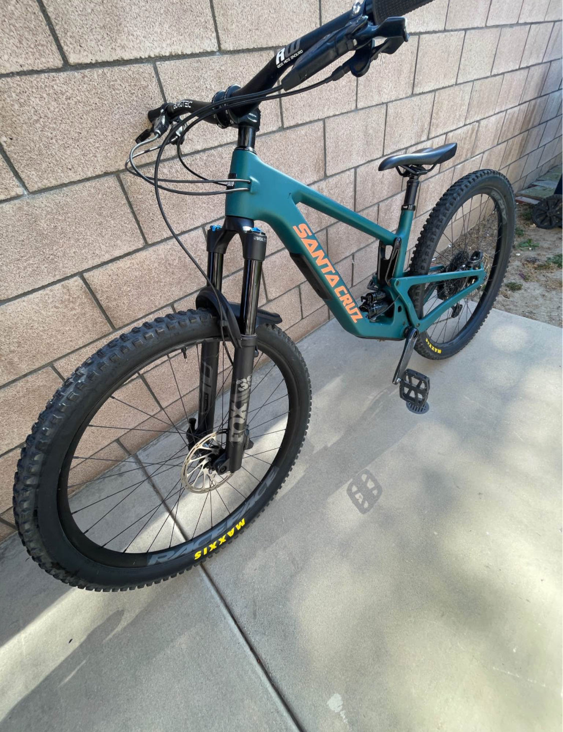 Santa Cruz  Hightowerc R 29  Año 2022