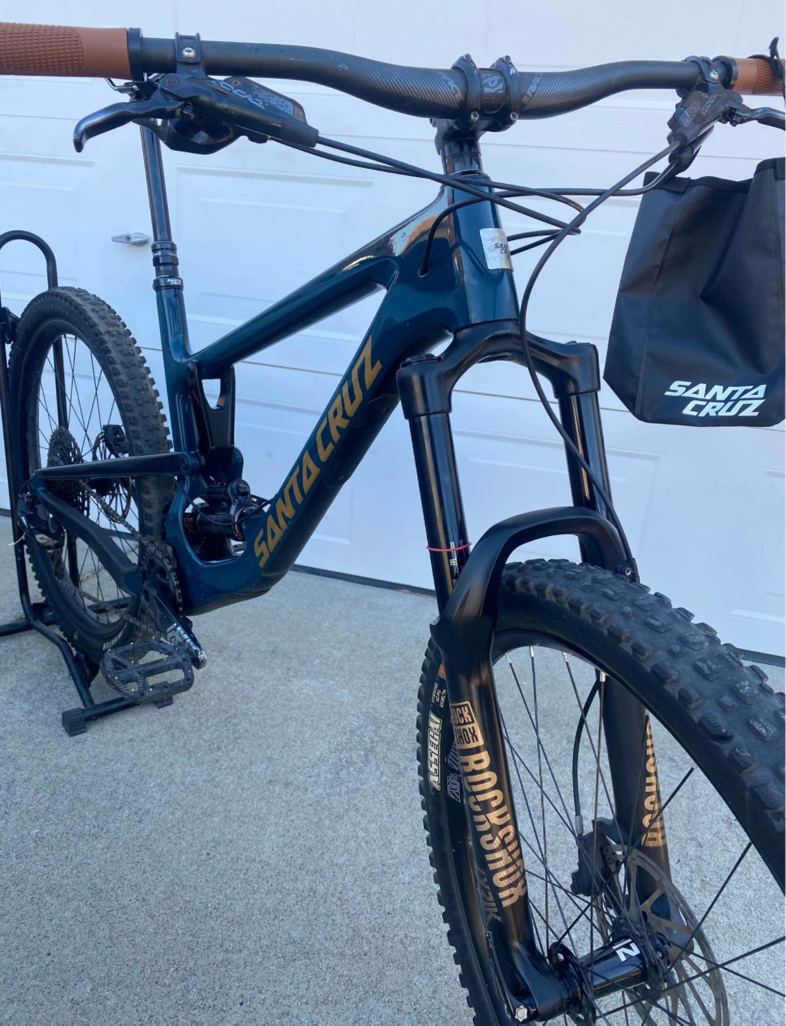 Santa Cruz  Nomad C  R 25.5  Año 2022
