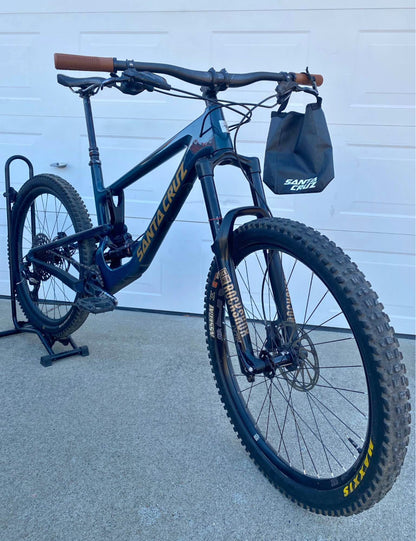 Santa Cruz  Nomad C  R 25.5  Año 2022