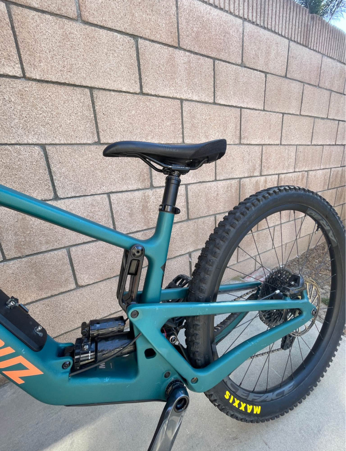 Santa Cruz  Hightower C Año 2022