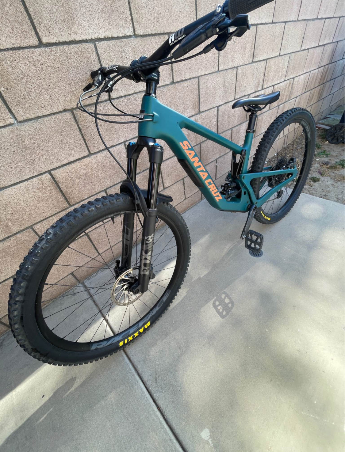 Santa Cruz  Hightower C Año 2022