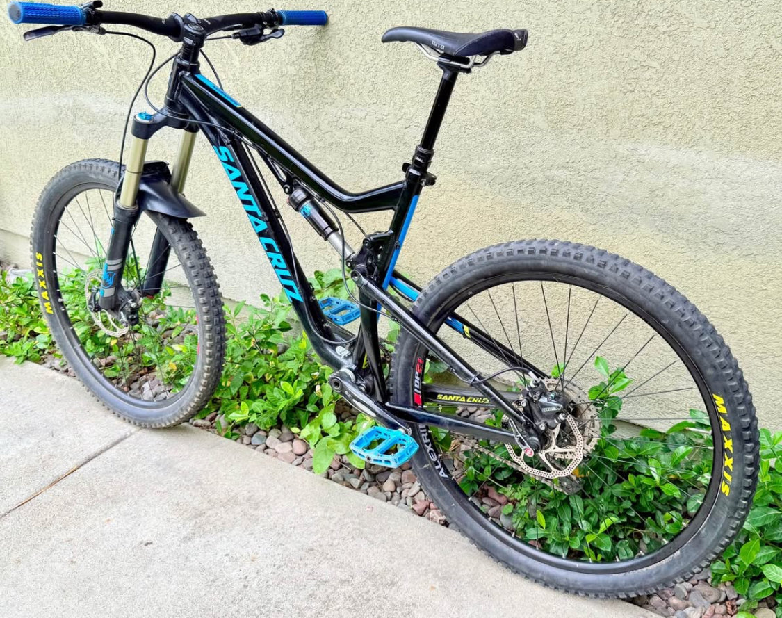Santa Cruz  Bronson  R 27.5  Año 2022