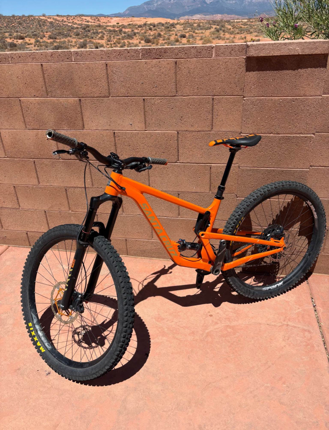 Santa Cruz  HighTower  R 27.5  Año 2022