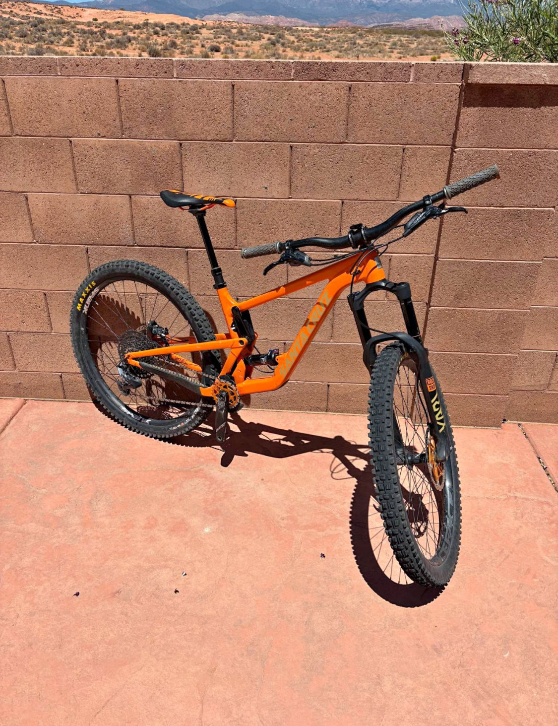 Santa Cruz  HighTower  R 27.5  Año 2022