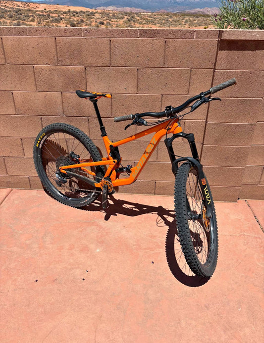 Santa Cruz  HighTower  R 27.5  Año 2022