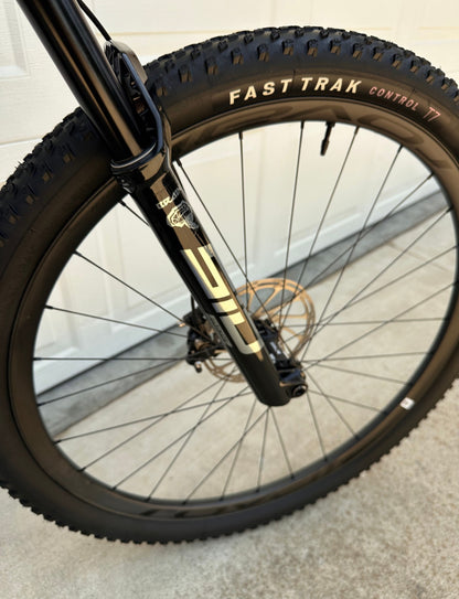 Specialized  Epic World  R 27.5  Año 2024