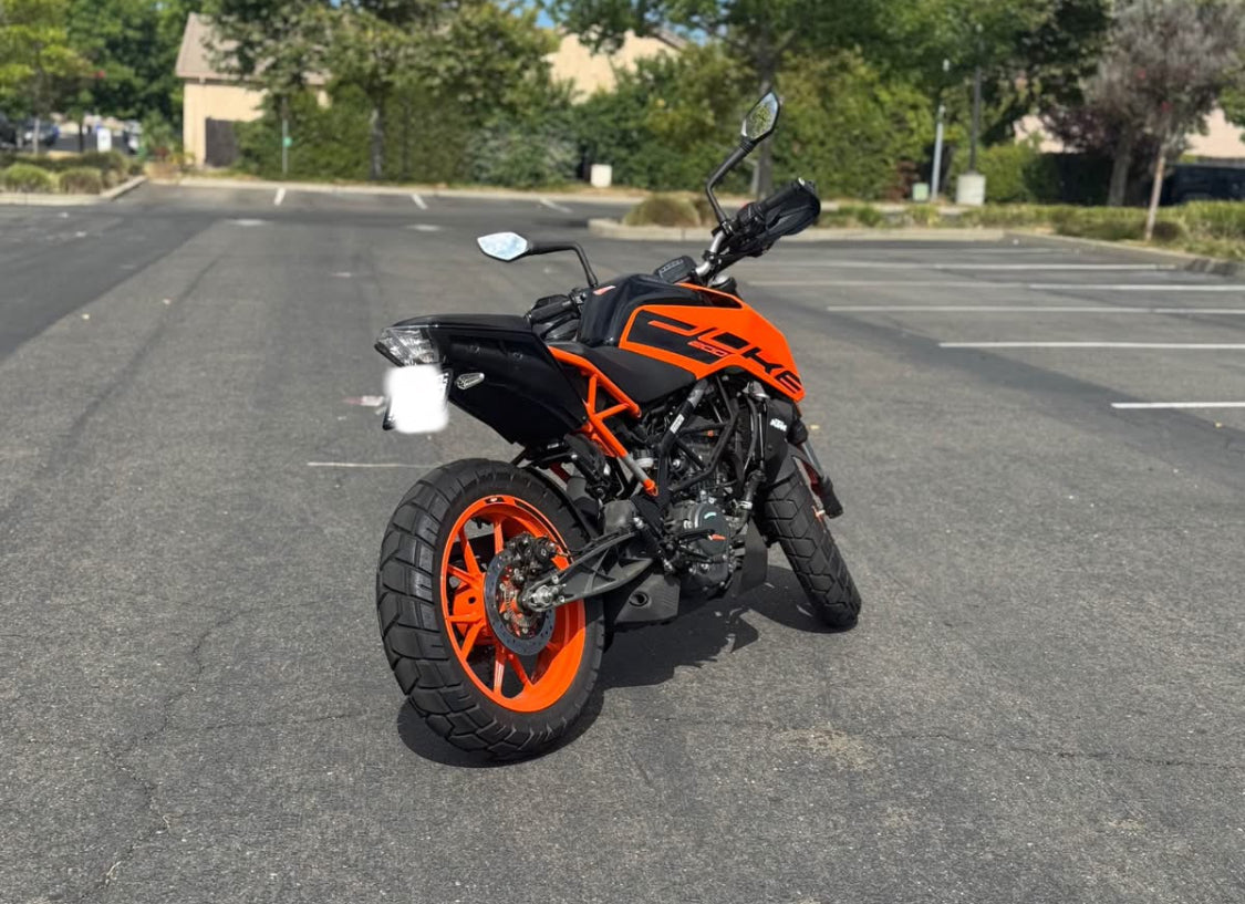 KTM  Duke 200 Año 2023