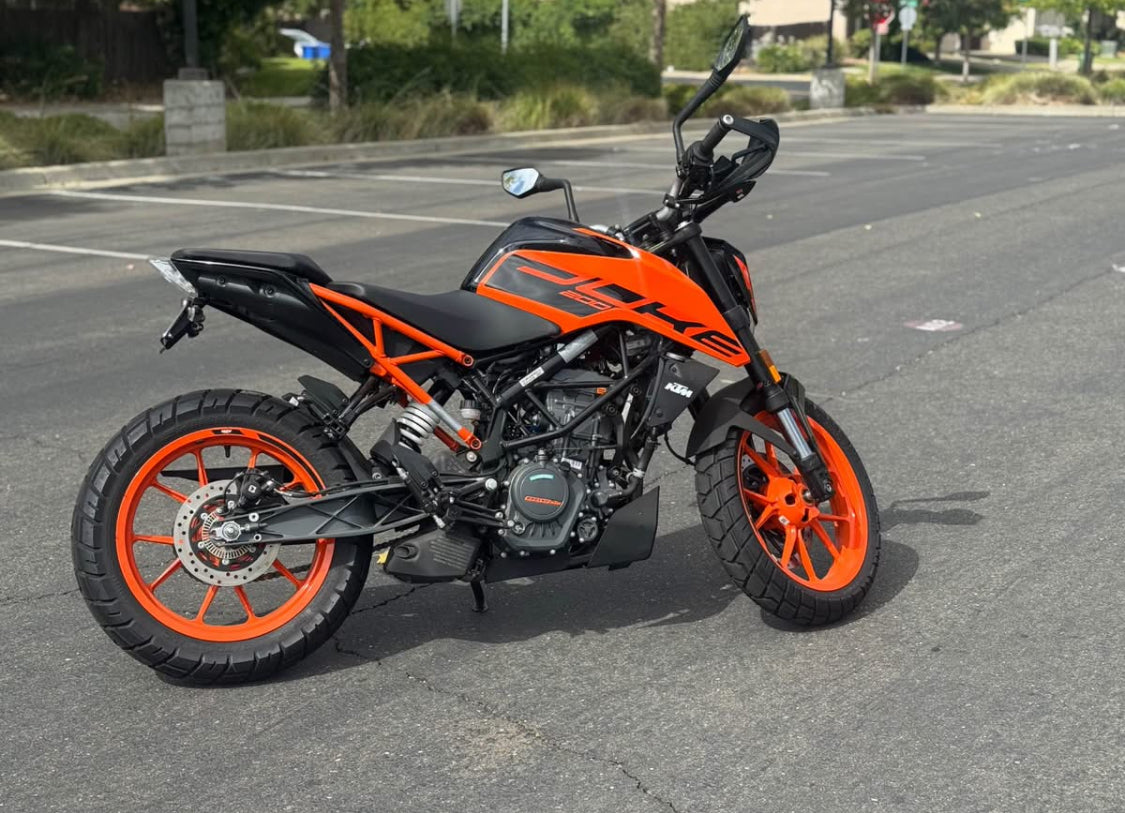 KTM  Duke 200 Año 2023