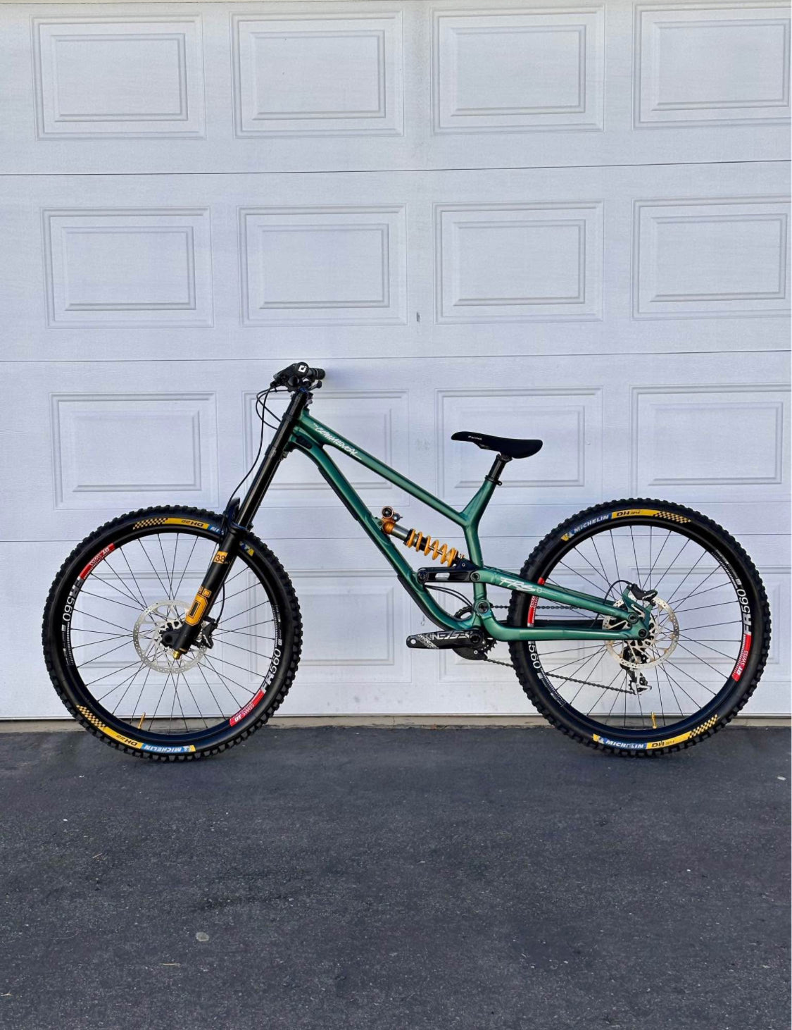 Commencal RFS Edición especial  R 27.5  Año 2024