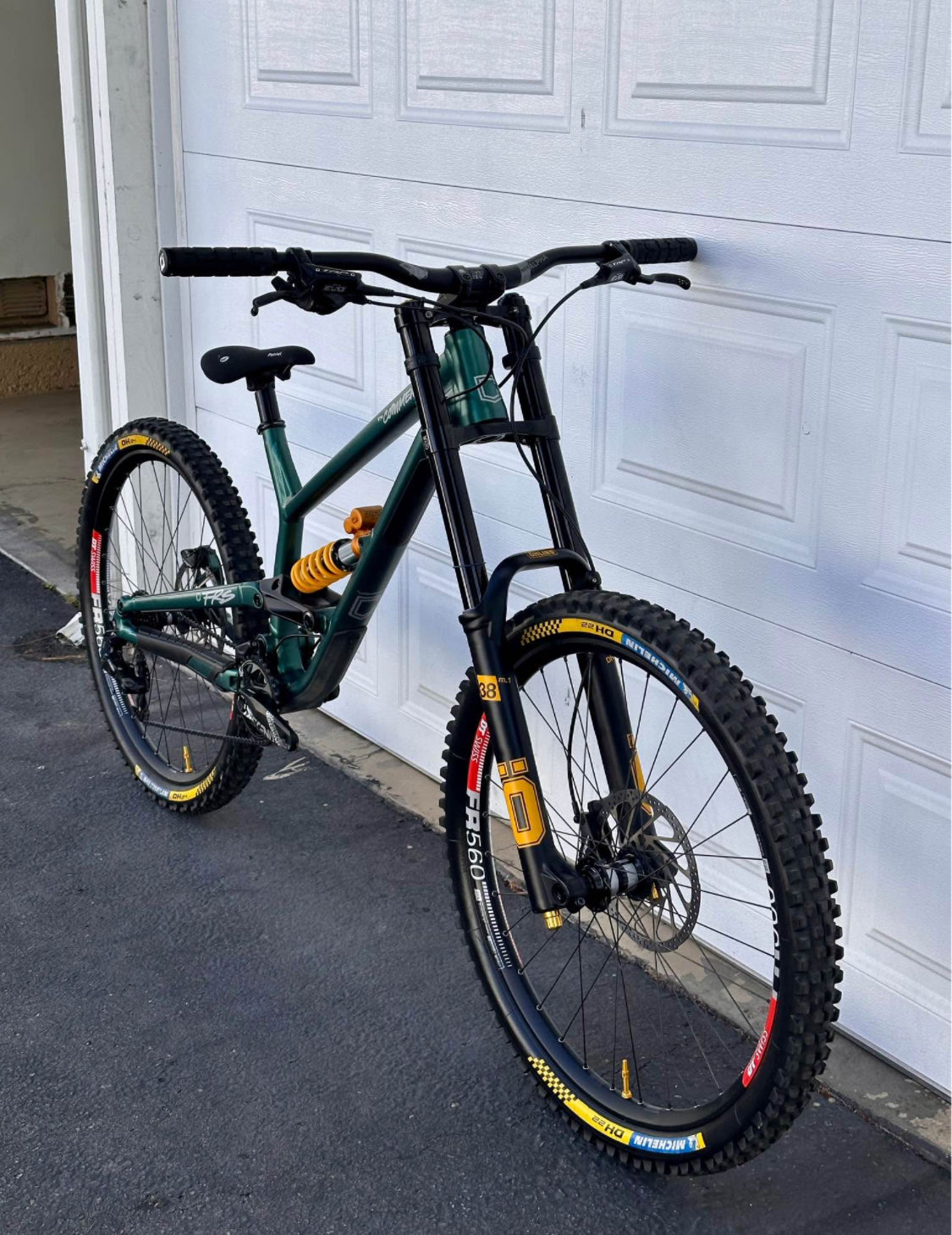 Commencal RFS Edición especial  R 27.5  Año 2024