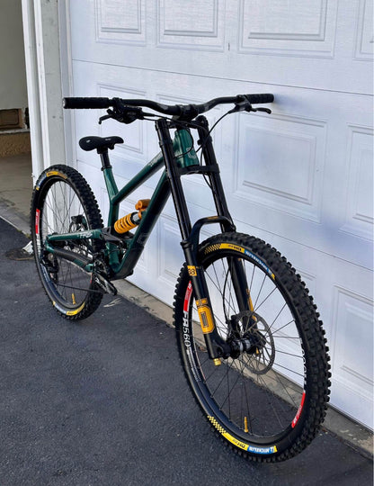 Commencal RFS Edición especial  R 27.5  Año 2024