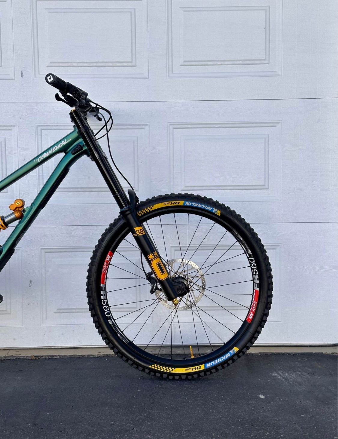 Commencal RFS Edición especial  R 27.5  Año 2024