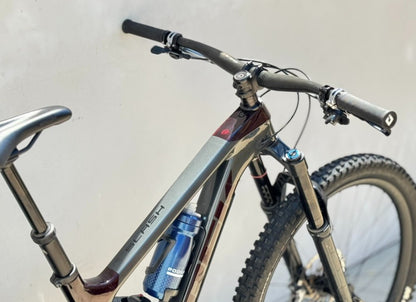 Trek slash  Carbón Full R 29  Año 2023