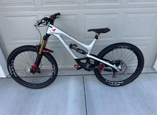 YT Capra  Pro Race  R 27.5  Año 2021