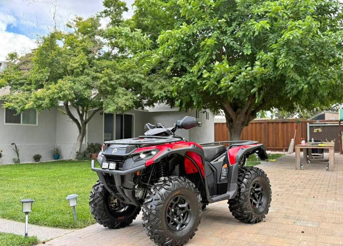 Can-Am  Outlander 500  Año 2023