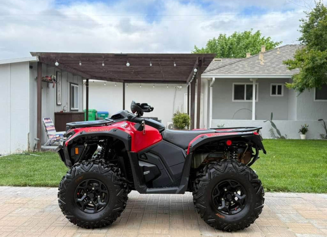 Can-Am  Outlander 500  Año 2023