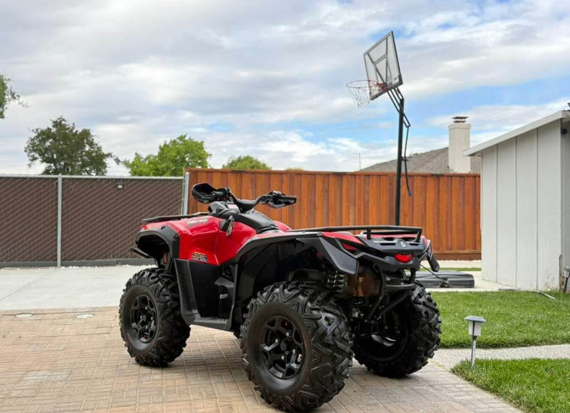Can-Am  Outlander 500  Año 2023