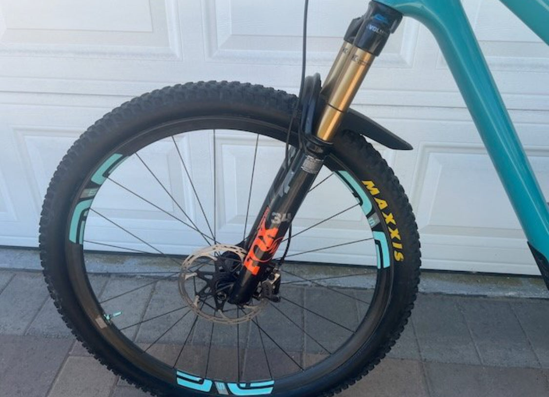 Yeti  SB-115 R 29  Año 2022