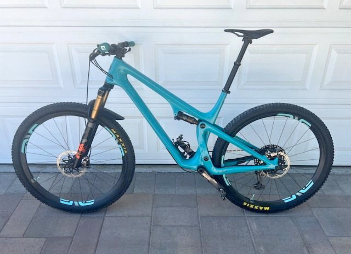 Yeti  SB-115 R 29  Año 2022