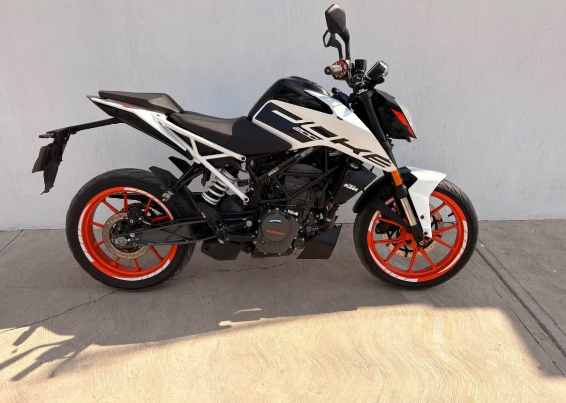 KTM  Duke 200 Año 2023