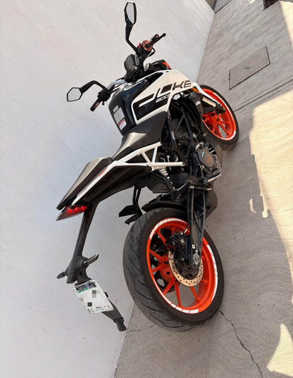 KTM  Duke 200 Año 2023