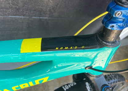 Santa Cruz  Nomad Downhill  R 29  Año 2022