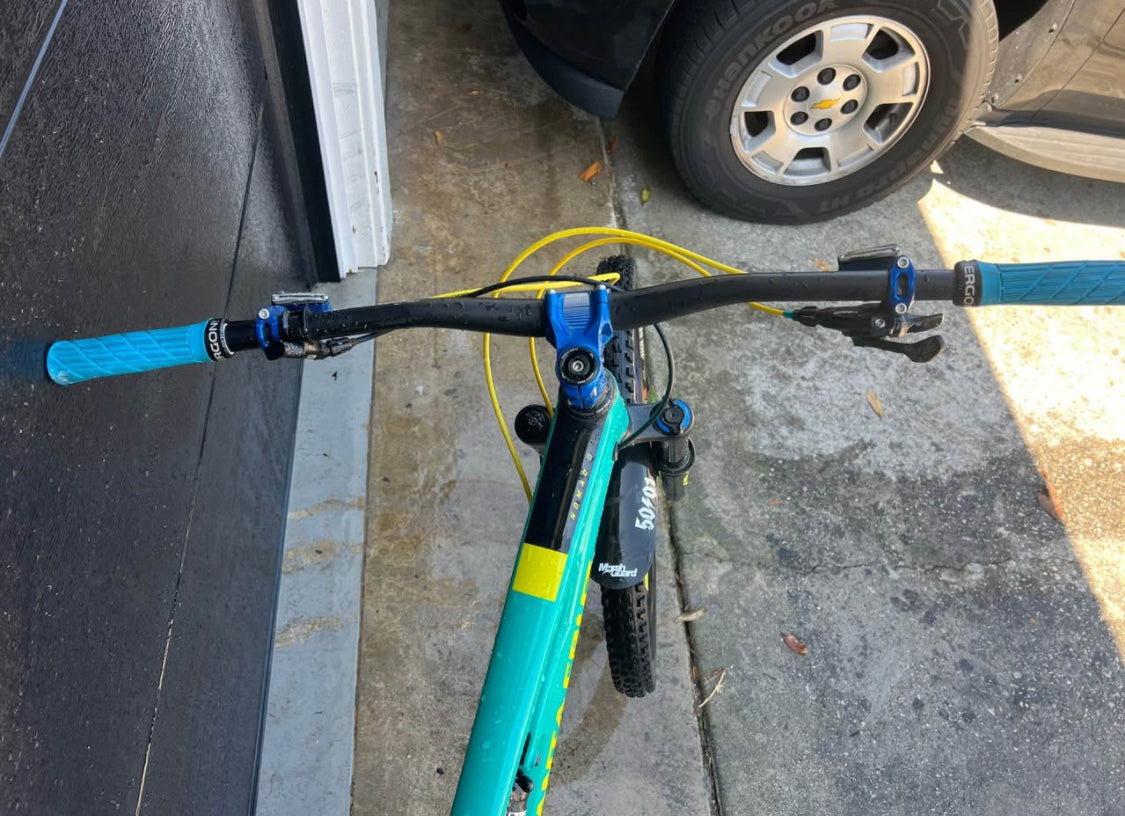 Santa Cruz  Nomad Downhill  R 29  Año 2022