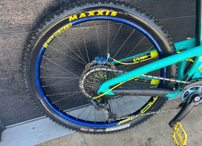 Santa Cruz  Nomad Downhill  R 29  Año 2022