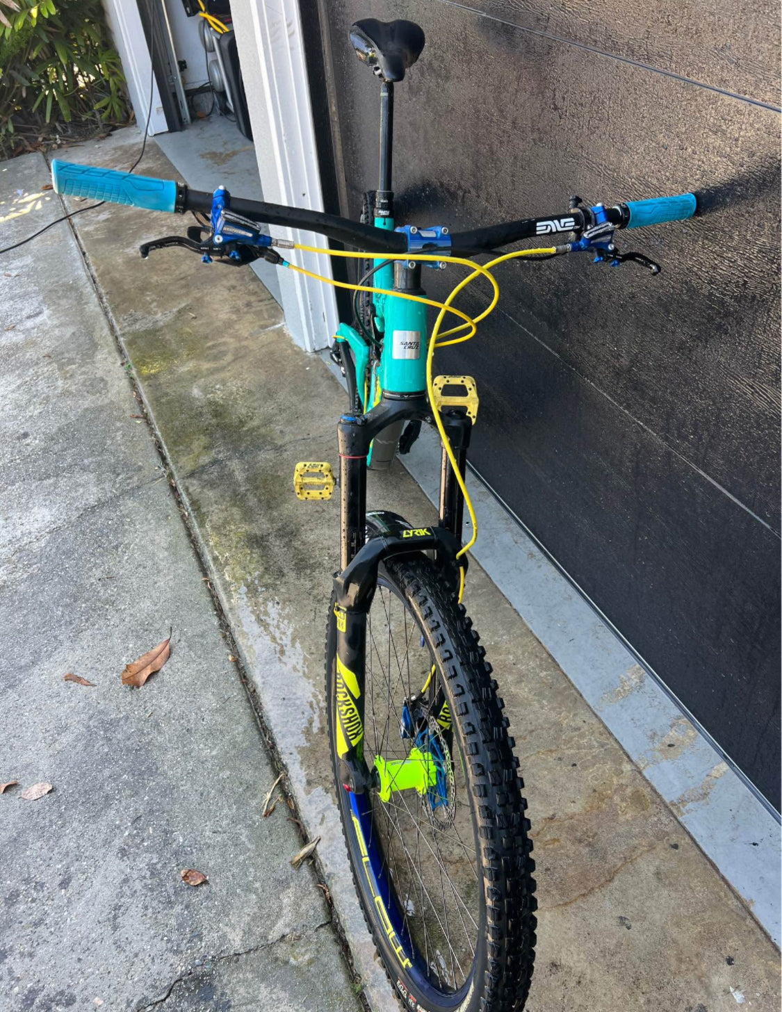 Santa Cruz  Nomad Downhill  R 29  Año 2022