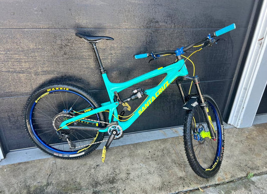 Santa Cruz  Nomad Downhill  R 29  Año 2022
