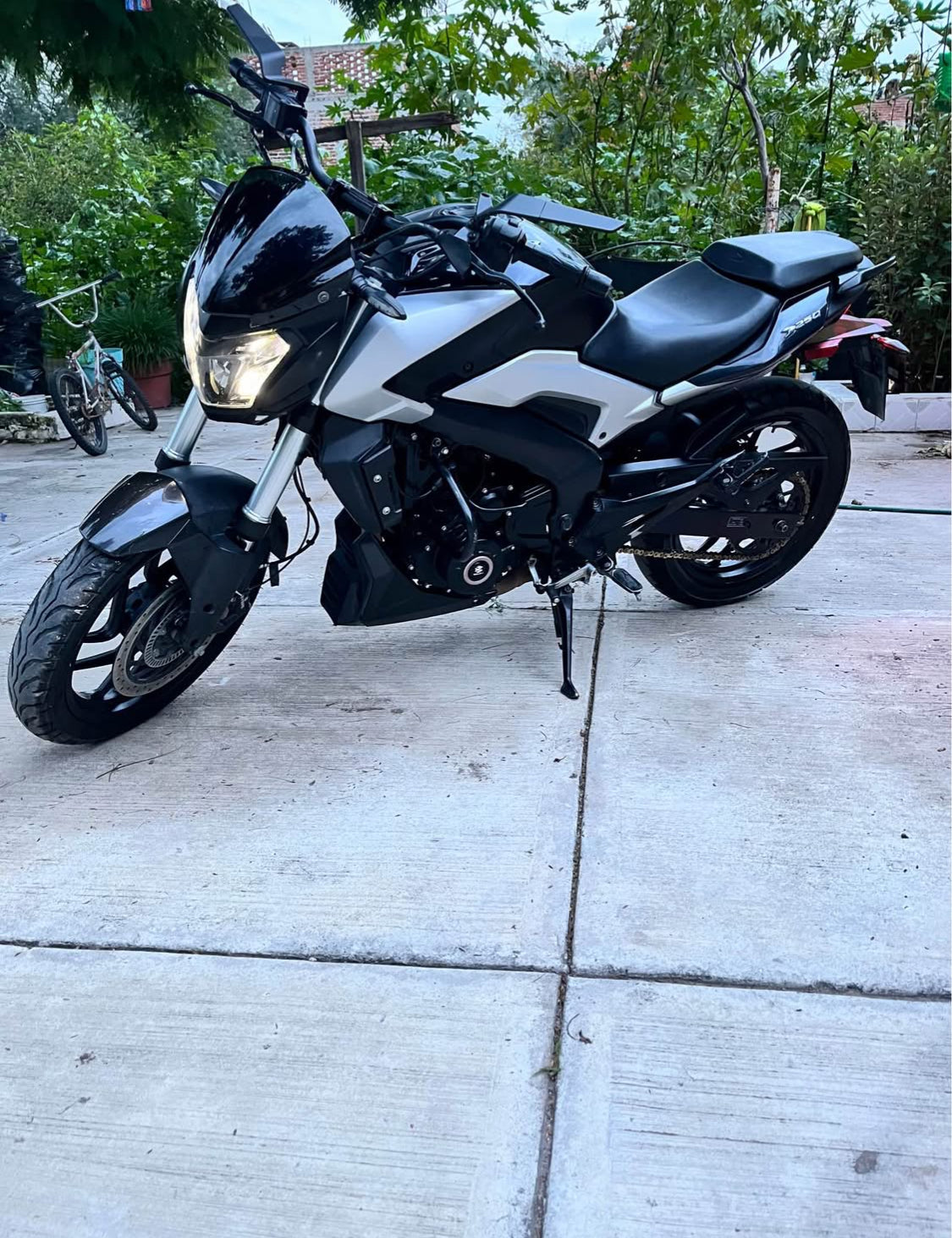 Bajaj  Dominar 250  Año 2022