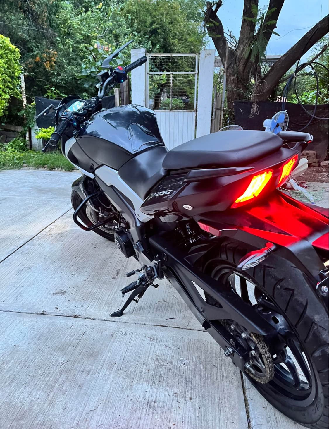 Bajaj  Dominar 250  Año 2022