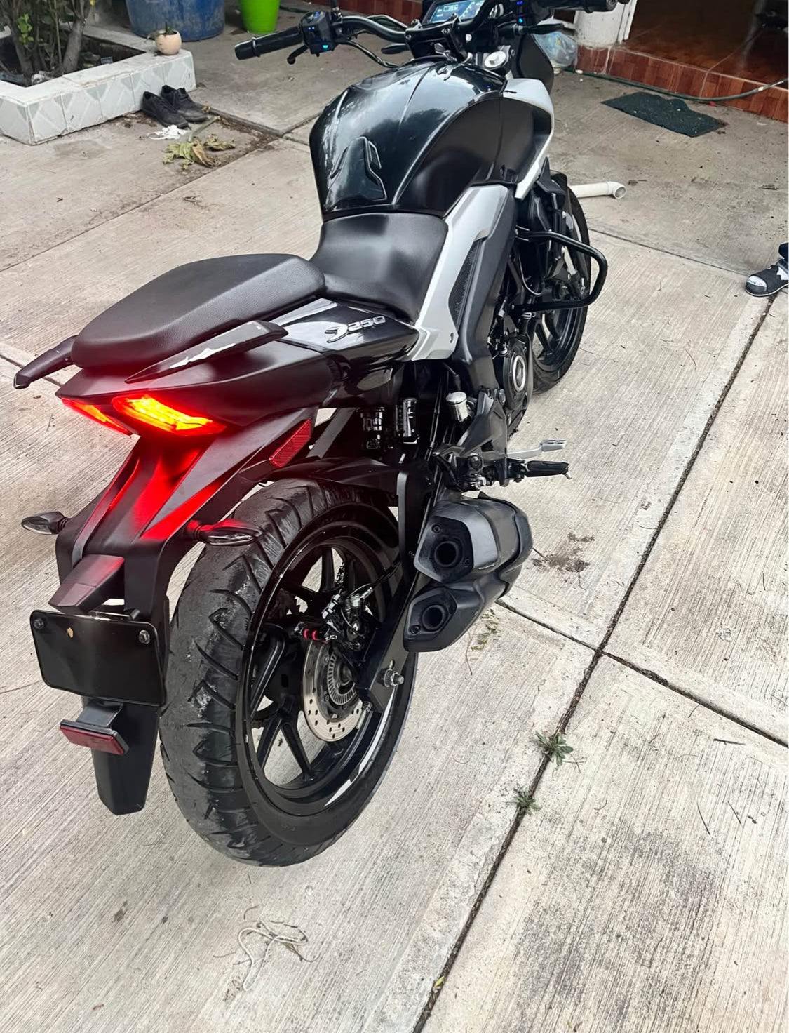 Bajaj  Dominar 250  Año 2022