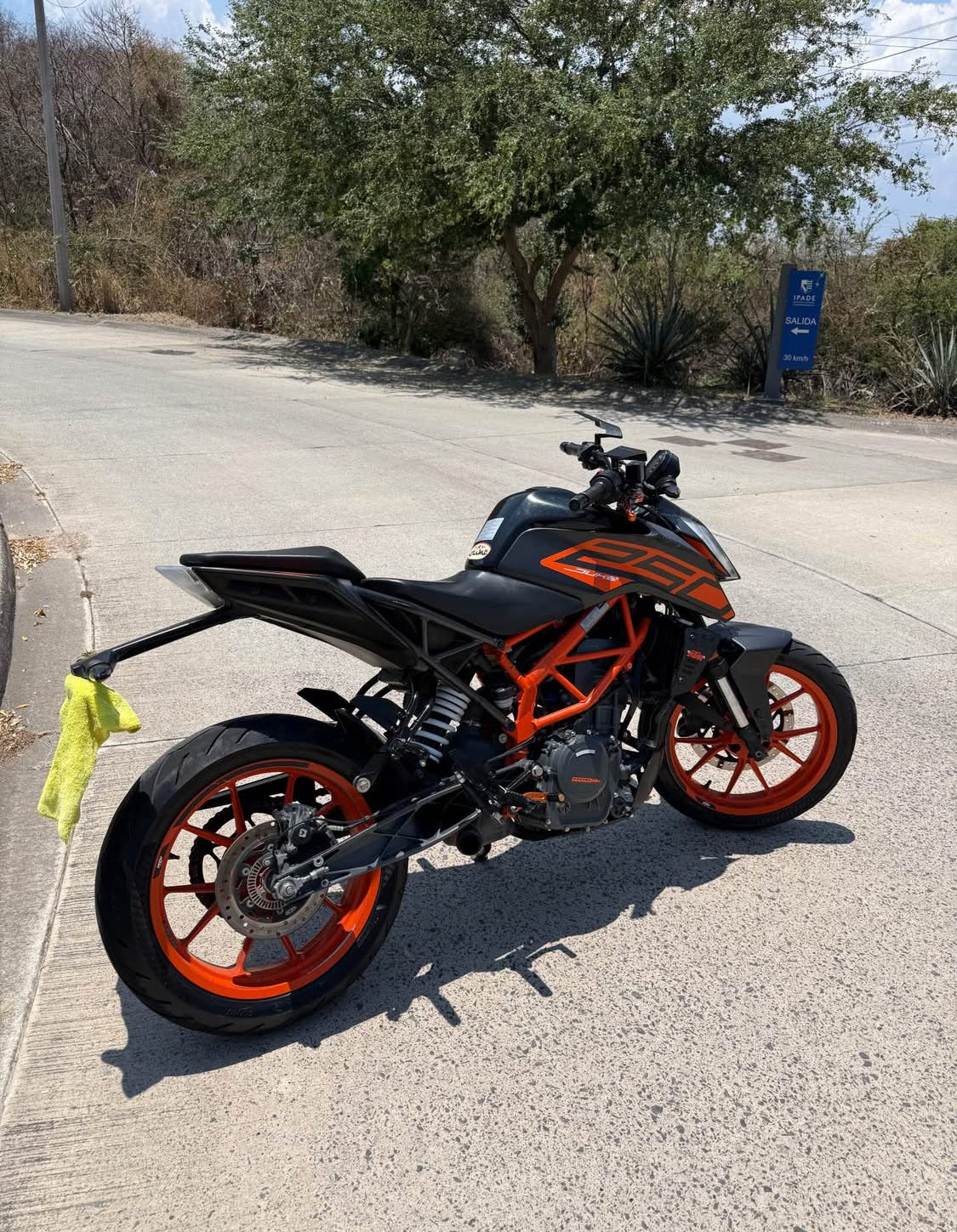 KTM  Duke 250 Año 2022