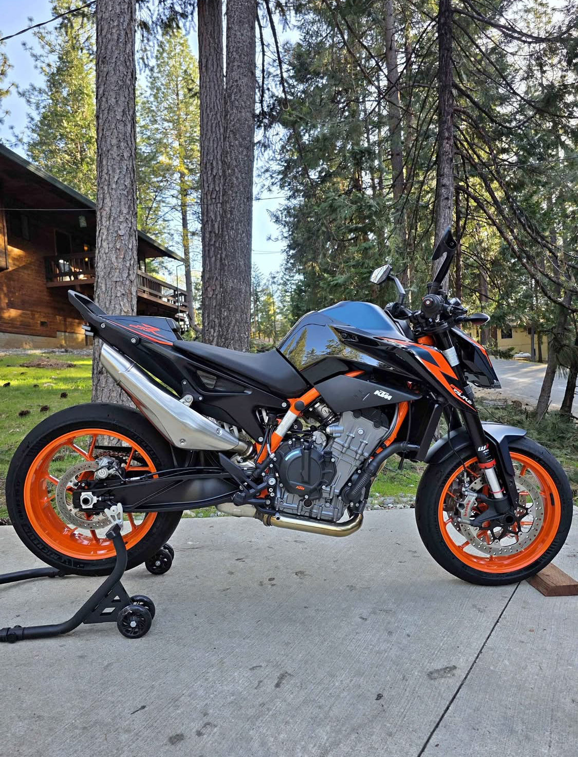 KTM  Duke 890 R Año 2023