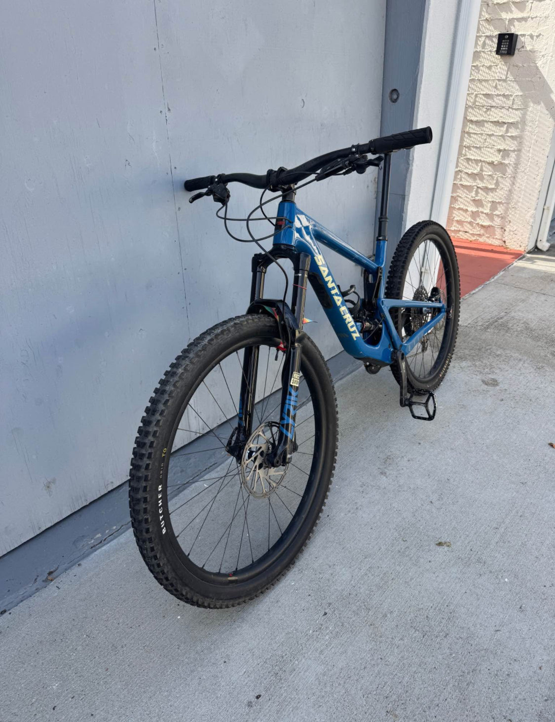 Santa Cruz  Hightower  R 27.5  Año 2020